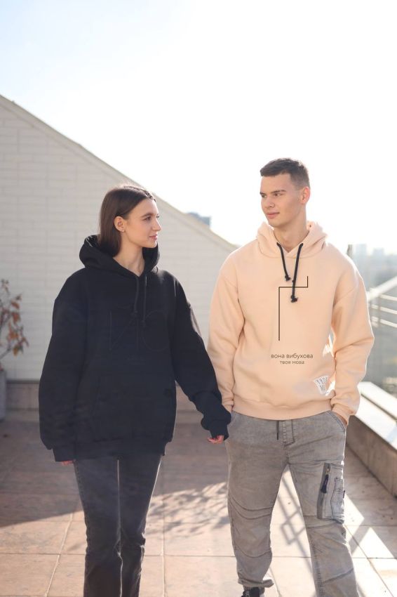 Ґ — ВОНА ВИБУХОВА (ХУДІ)