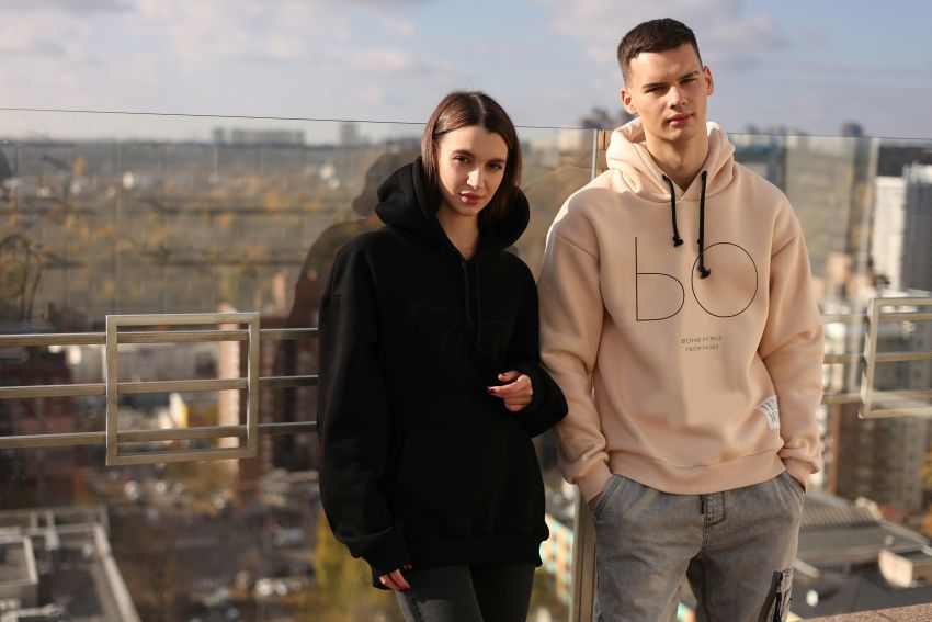 ЬО – ВОНА М’ЯКА (ХУДІ) ЬО – ВОНА М’ЯКА (ХУДІ)