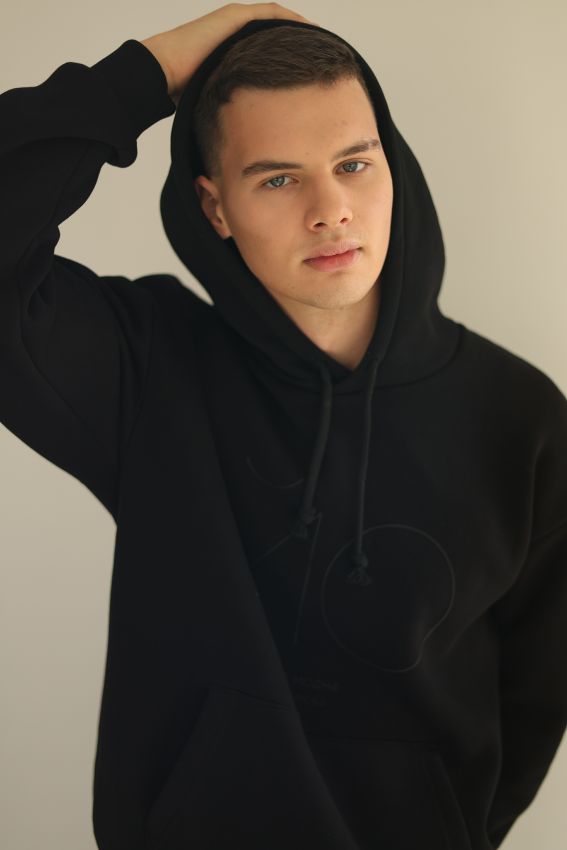 Ґ — ВОНА ВИБУХОВА (ХУДІ)